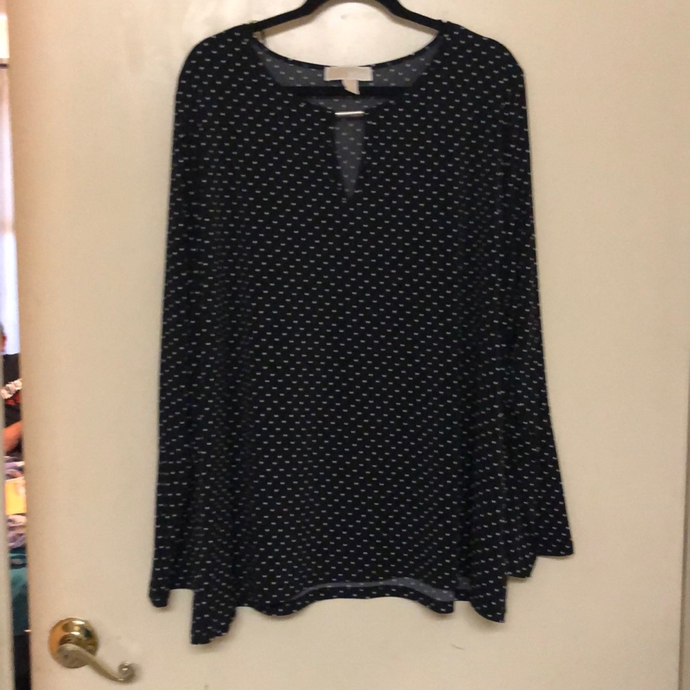 Black blouse with ⭐️ stars